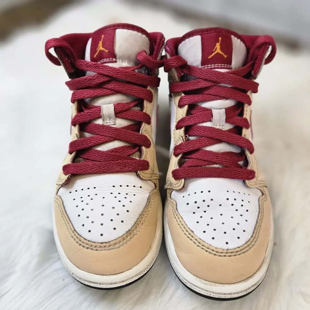 Nike Jordan 1 Mid Light Curry
